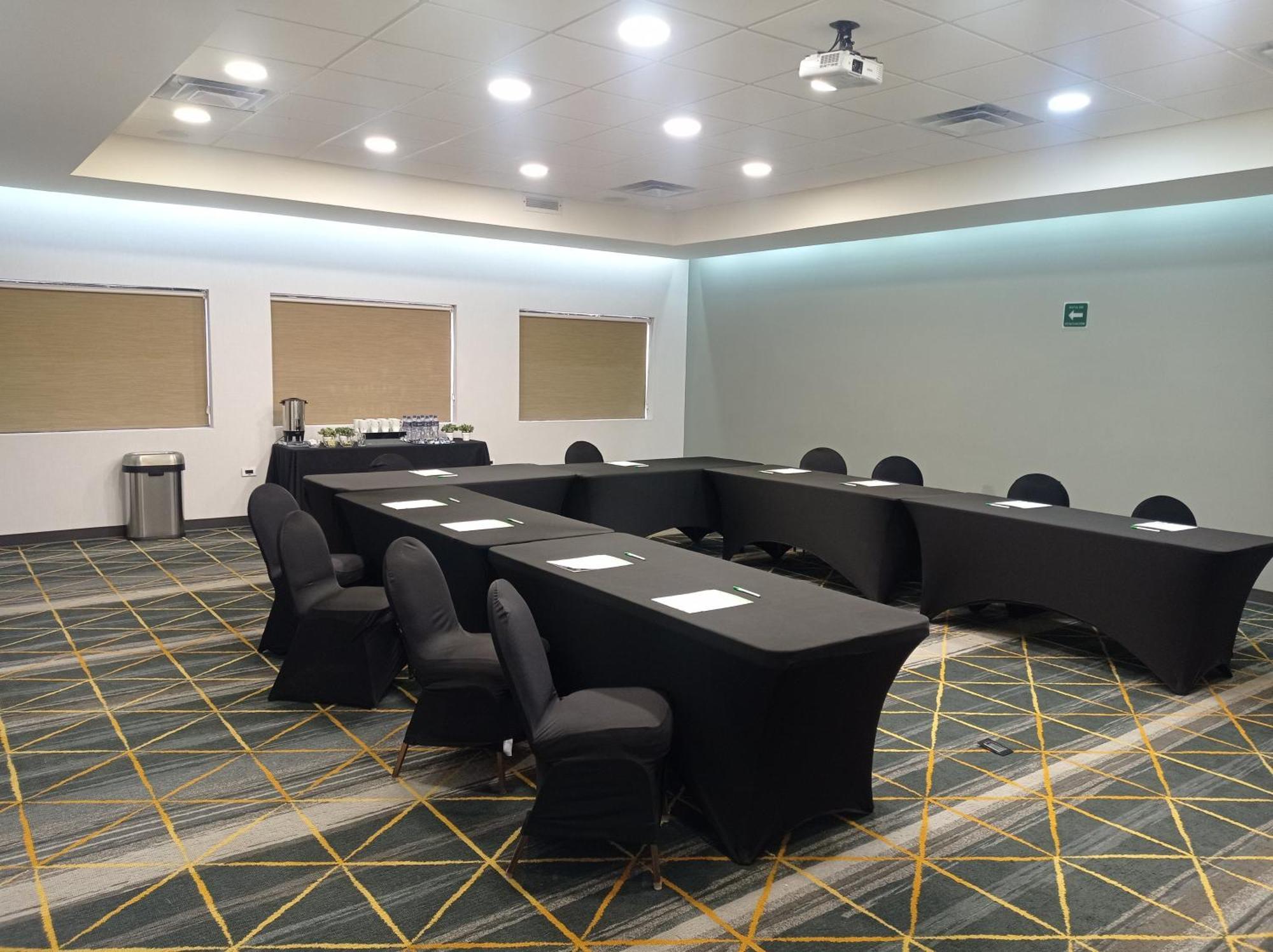 Holiday Inn Hotel & Suites Chihuahua By Ihg Екстериор снимка