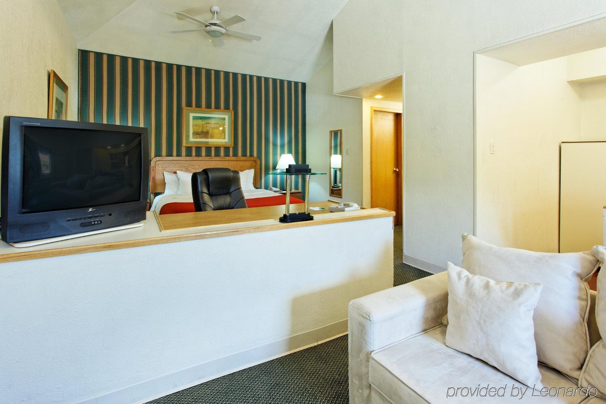 Holiday Inn Hotel & Suites Chihuahua By Ihg Стая снимка